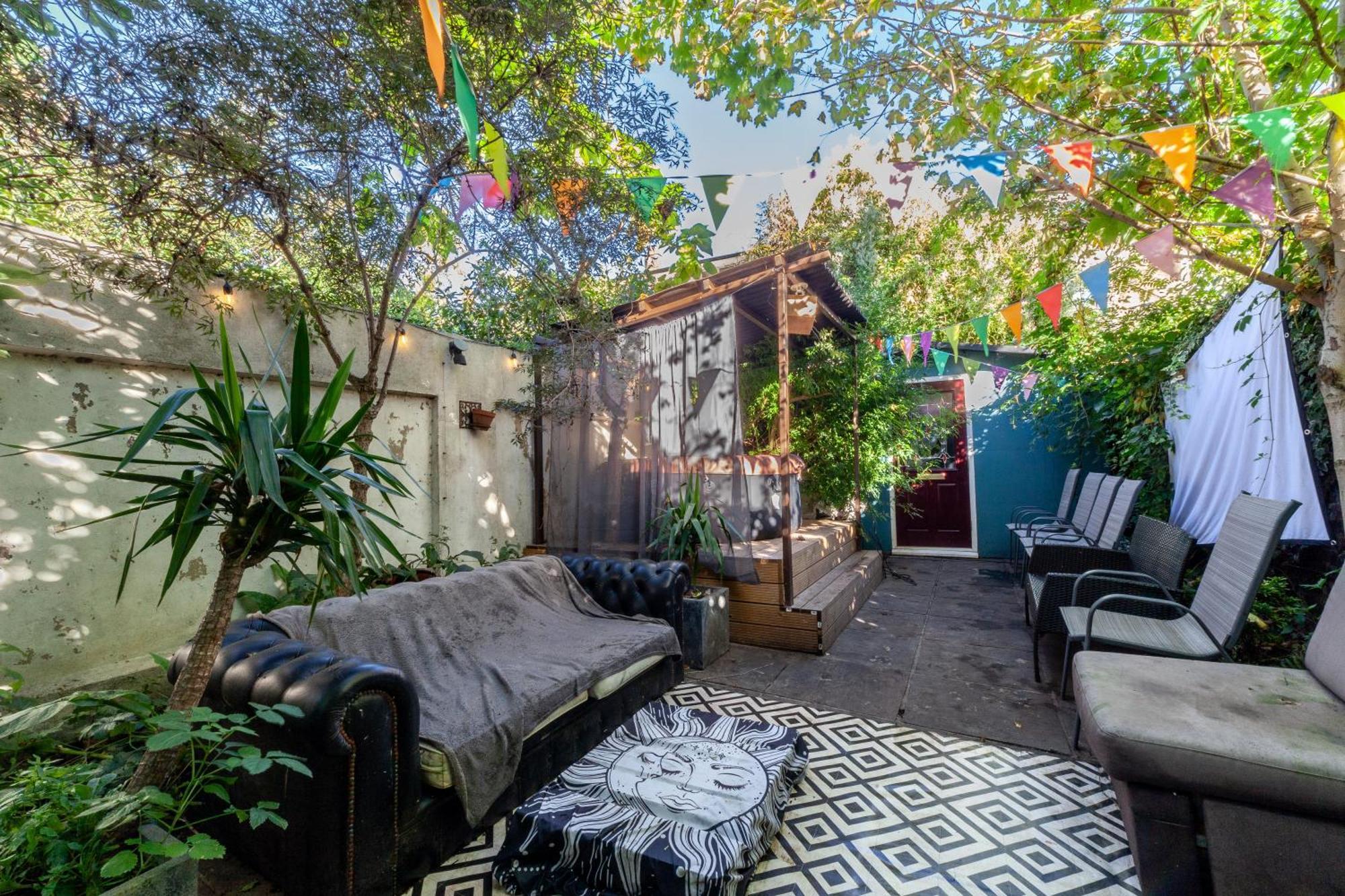 Double Room W/Projector & Garden Hot Tub Londres Exterior foto